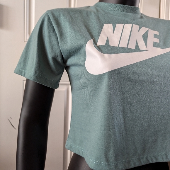 The Nike Tee Cropped - Size XS - Picture 4 of 11